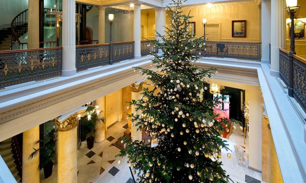 होटल Beau-rivage Palace 5*